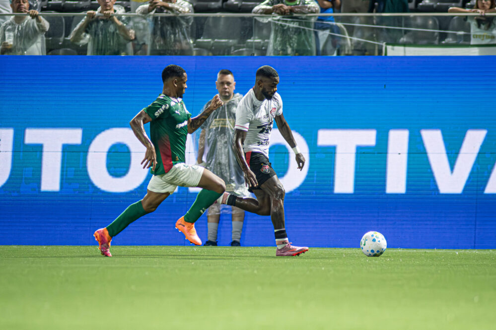 Noite para esquecer: Vitória sofre goleada para o Palmeiras, por 5×1