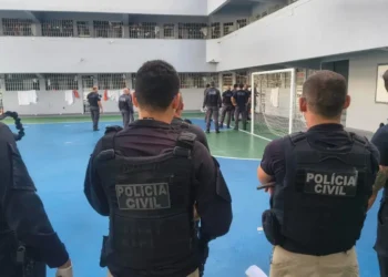 Teixeira de Freitas: celulares e drogas são apreendidos em celas do Conjunto Penal