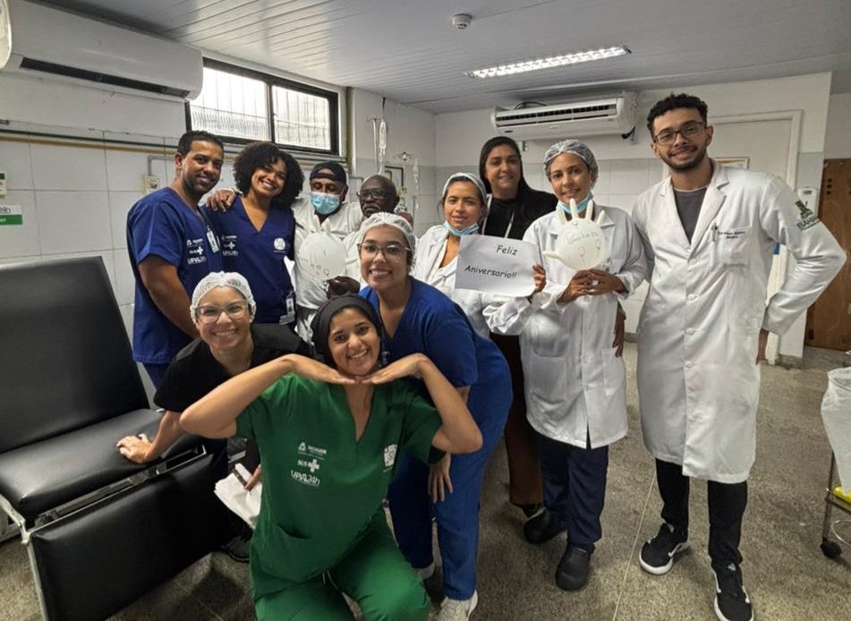UPA Valéria celebra aniversário de paciente idoso e reforça cuidado humanizado na assistência