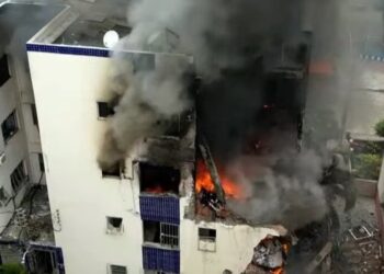 Stiep: edifício pega fogo após explosão de gás