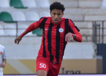 Neto Acará celebra primeiro gol no futebol do Iraque: “Muito feliz”