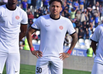 Neto Acará vive início artilheiro no Newroz SC e se destaca com média elevada de gols