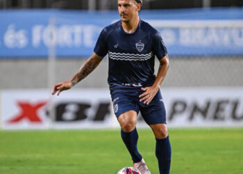 Decisivo em classificação recente do Barra, Warley divide mérito e almeja vaga na final do Campeonato Catarinense