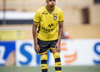 Ex-jogador do Vitória, Romisson, volante do São Bernardo, reencontra o Atlético-BA na estreia da Copa do Brasil: “Conheço o jeito deles jogarem”