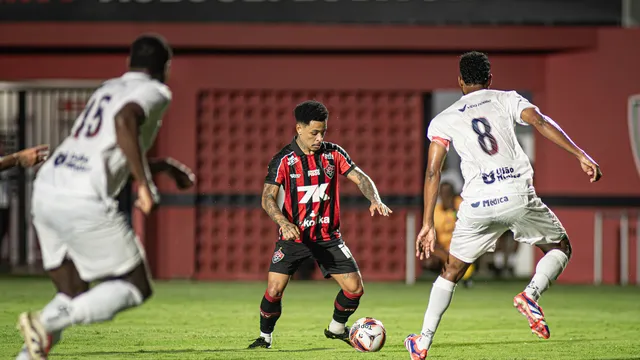 Com dificuldade, Vitória vence o Bahia de Feira e garante classificação às semifinais