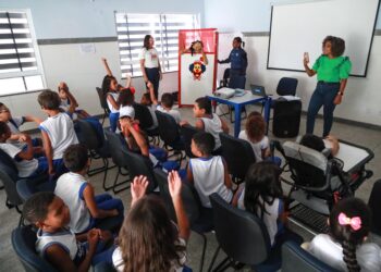 Guarda Civil leva ações contra bullying para escolas da rede municipal de Salvador