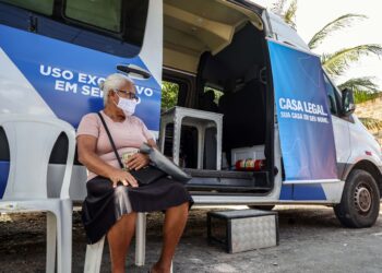 Prefeitura leva ação itinerante de regularização fundiária para a comunidade do Bate Coração