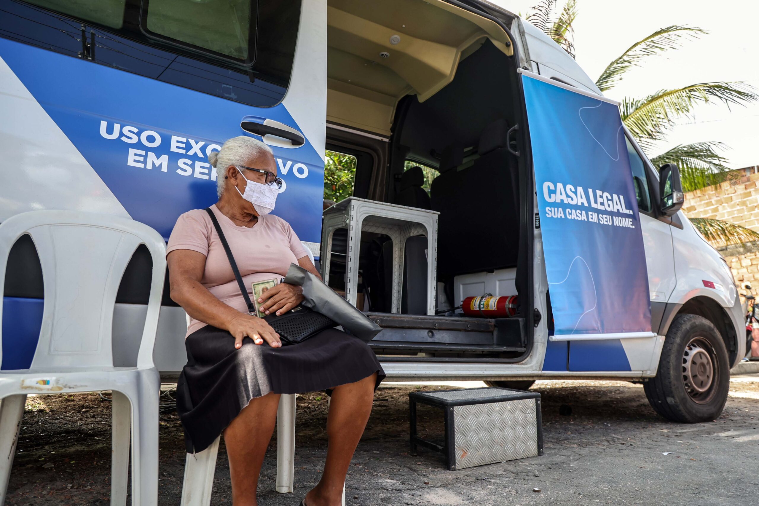 Prefeitura leva ação itinerante de regularização fundiária para a comunidade do Bate Coração