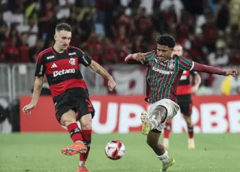 Fluminense e Flamengo jogam por título do Campeonato Brasileiro