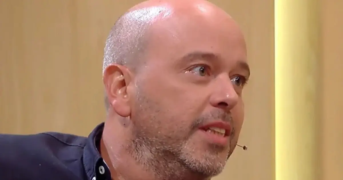 Alex Escobar comunica afastamento da Globo para tratamento de saúde nas cordas vocais