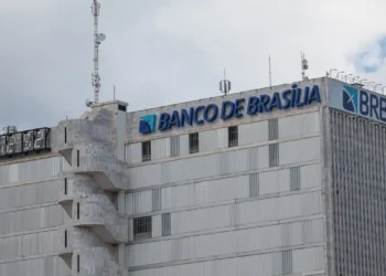 Técnicos da Câmara Legislativa recomendam rejeitar projeto sobre BRB