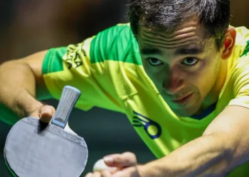 Calderano derrota anfitrião em estreia no WTT Champions, na China
