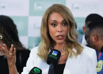 Câmara: Comissão de Direitos da Mulher elege primeira presidente trans
