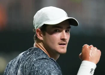 João Fonseca estreia bem e terá Kahachanov pela frente em Indian Wells