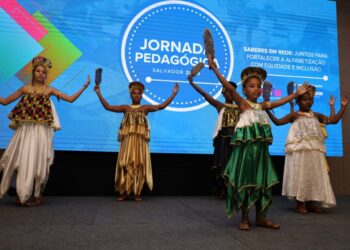 Durante Jornada Pedagógica, Prefeitura anuncia construção de mais 28 escolas e discute criação de bolsa frequência para a EJA