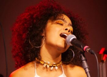 Lorena Lélis apresenta o show “Meu Desejo” no Dia Internacional da Mulher