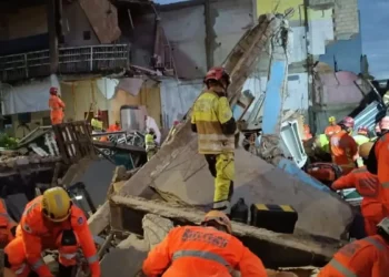 Bombeiros resgatam última vítima de escombros de lar de idosos em MG