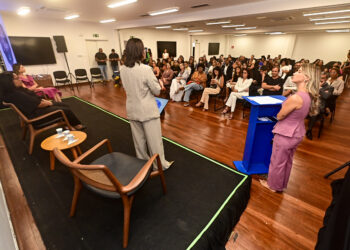 Prefeitura de Salvador concede Selo Pacto pela Mulher a 14 instituições e reforça políticas de equidade de gênero