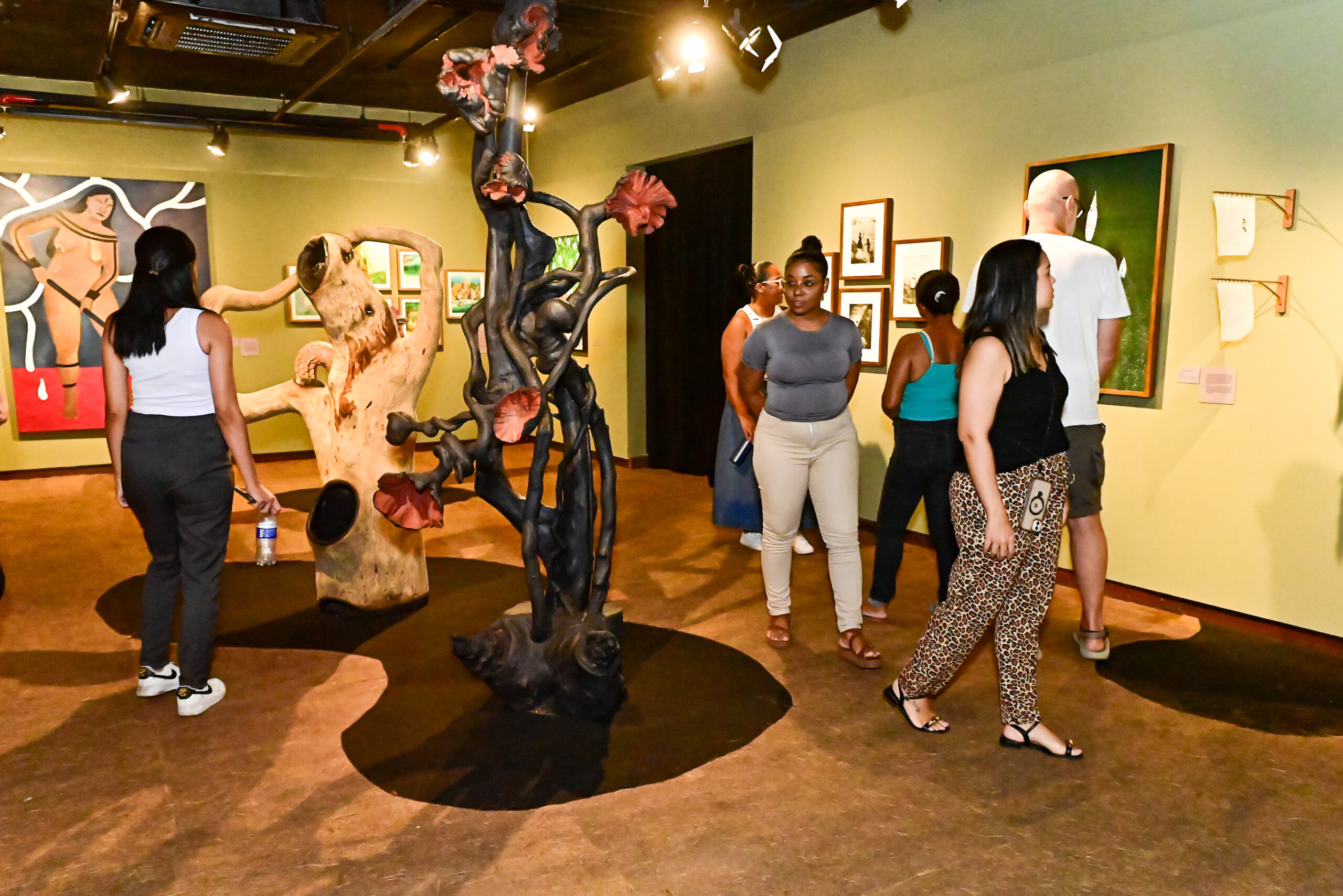 Prefeitura promove ação do Mês da Mulher e leva servidoras dos Centros Pops à Casa das Histórias de Salvador