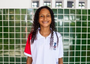 Entrega de uniformes é iniciada na rede municipal e reforça qualidade e igualdade na educação