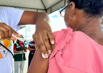 Camaçari aplica mais de 2,3 mil doses no Dia D da vacinação contra a gripe