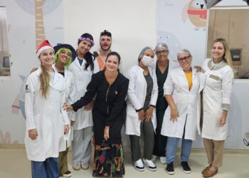 Projeto “Hora do Riso” leva alegria a crianças em hemodiálise no Hospital Roberto Santos e aproxima estudantes de medicina do cuidado humanizado