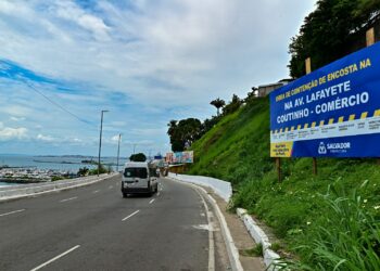 Trecho da Avenida Contorno é interditado parcialmente para obra de contenção de encosta