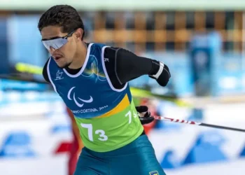 Brasil melhora marca histórica e fica em 7º no revezamento do cross-country das Paralimpíadas de Inverno