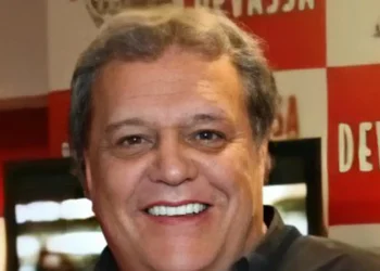 Artistas e famosos se despedem do diretor Dennis Carvalho