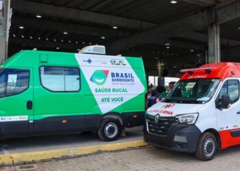 Salvador: ministros entregam novas ambulâncias e equipamentos