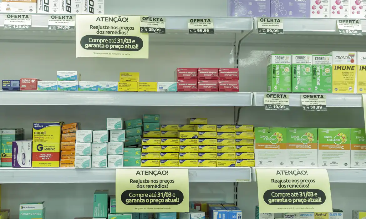 Medicamentos podem ter reajuste de até 3,81% a partir desta terça