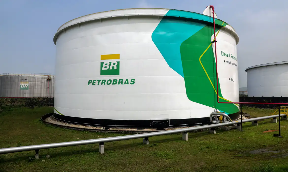 Petrobras bate novo recorde na produção de barris de petróleo e gás