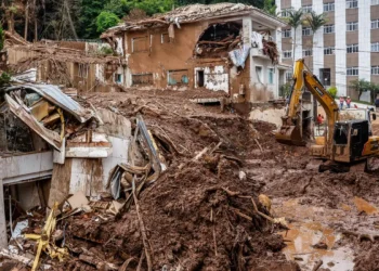 Sobe para 72 o número de mortos nas chuvas em Minas Gerais