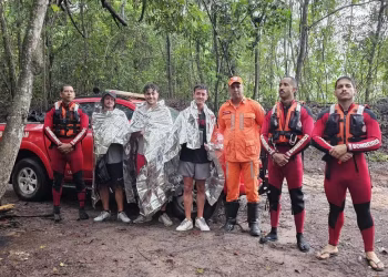 Chapada Diamantina: turistas ingleses são resgatados após ficarem mais de 24 horas sem alimentação e expostos ao frio em trilha