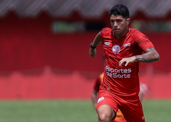 Recém-chegado ao Náutico, Felipe Cardoso vive expectativa por estreia: “Ajudar dentro de campo”