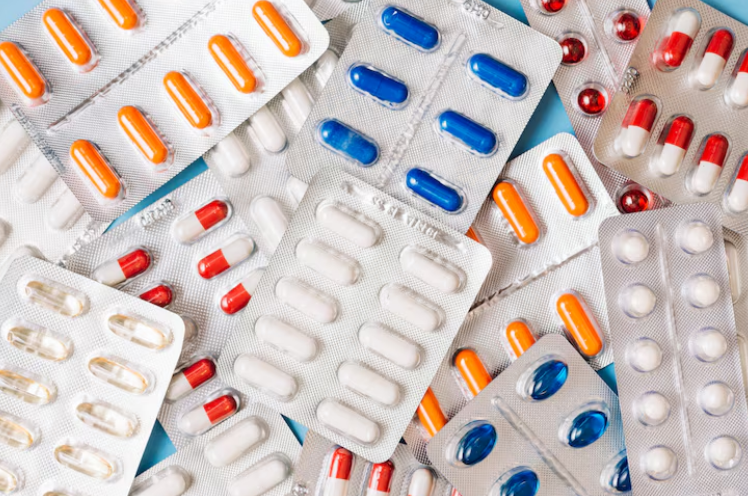 Como manter medicamentos organizados e armazenados corretamente dentro de casa