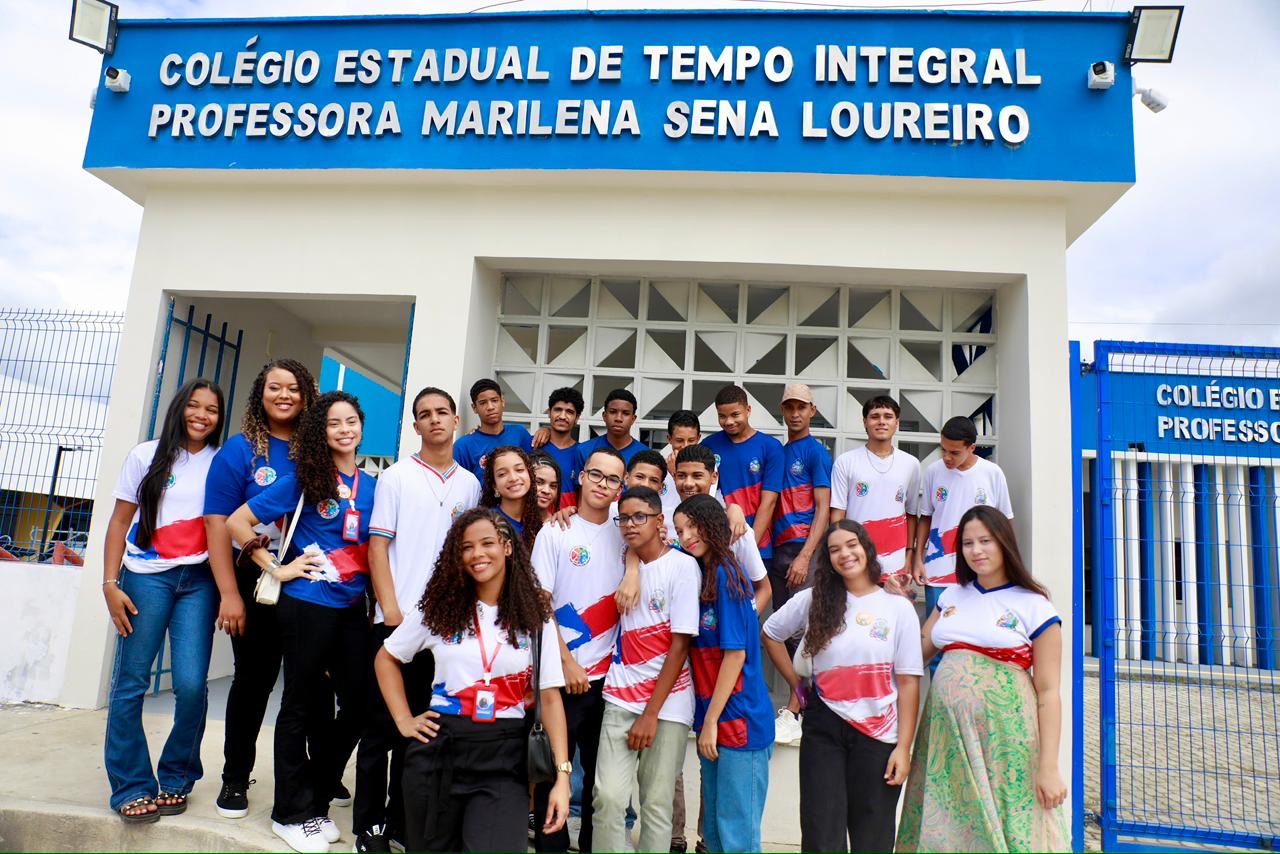 Mascote: Apresentações esportivas e culturais marcam entrega de colégio de tempo integral