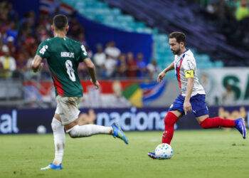 Bahia vacila no finalzinho e perde a primeira em casa no Brasileirão