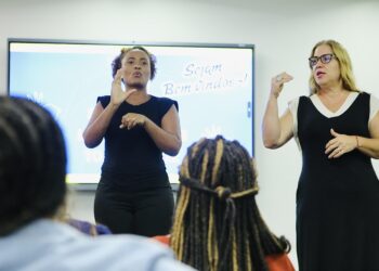 Salvador promove seminário gratuito sobre Libras e inclusão no Dia Nacional da Língua de Sinais