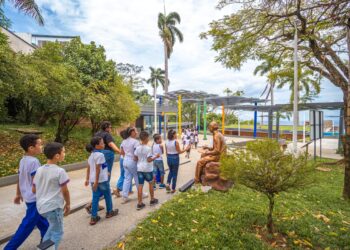 Prefeitura leva Mundo Encantado da Criança à Bienal do Livro Bahia 2026 com foco na leitura como experiência sensorial e afetiva