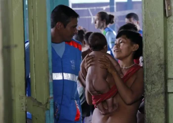 Óbitos por malária na terra Yanomami caíram 80% em 2025, diz governo