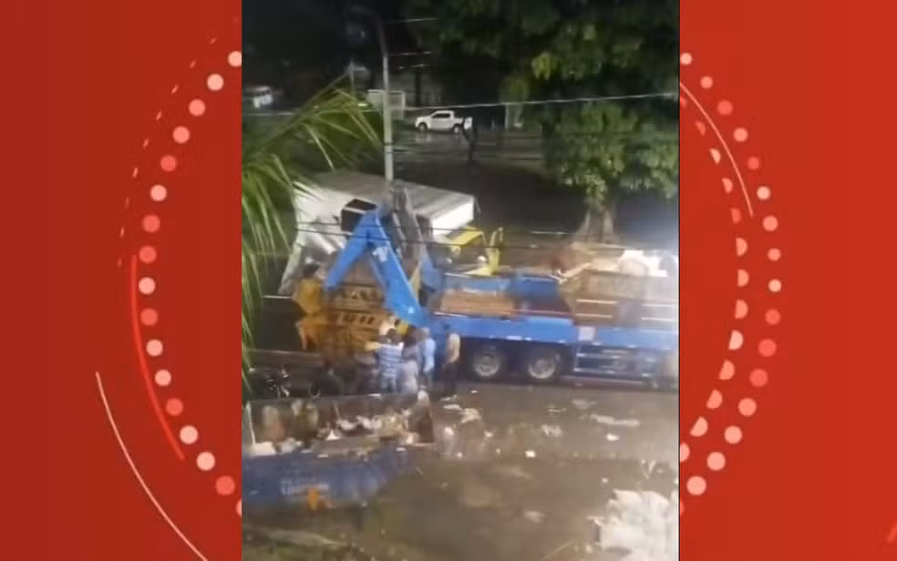 Agente de limpeza morre após caminhão desgovernado bater em veículo de coleta de entulho