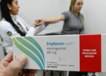 SUS qualifica profissionais para ampliar oferta de implantes hormonais