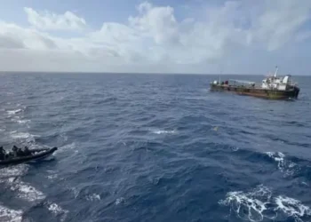 Comandante de navio africano resgatado pela Marinha do Brasil morre