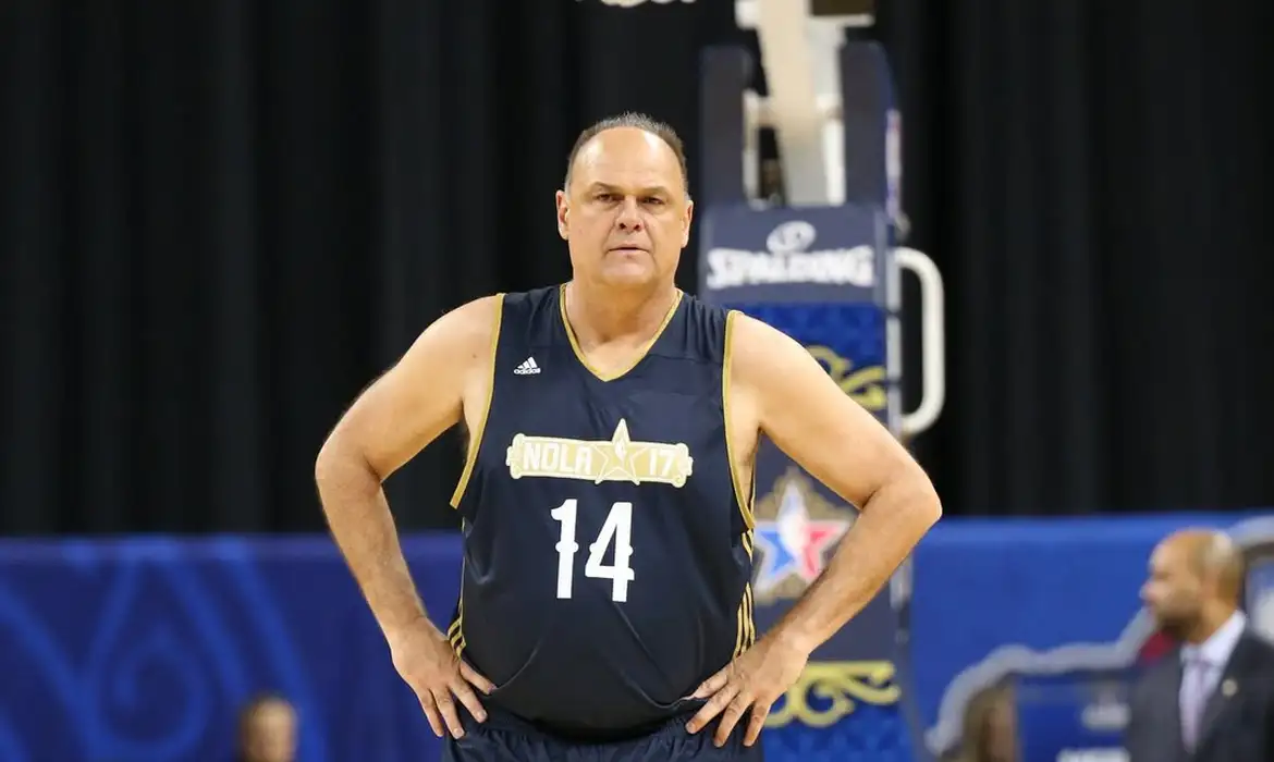 Oscar Schmidt, um dos maiores nomes da história do basquete mundial faleceu nesta sexta-feira (17), em São Paulo