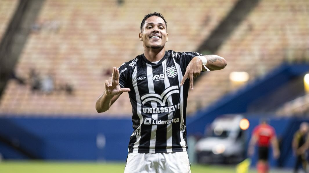 Talismã do Figueirense, Lucas Alves aproveita minutos e se destaca no início pelo Alvinegro