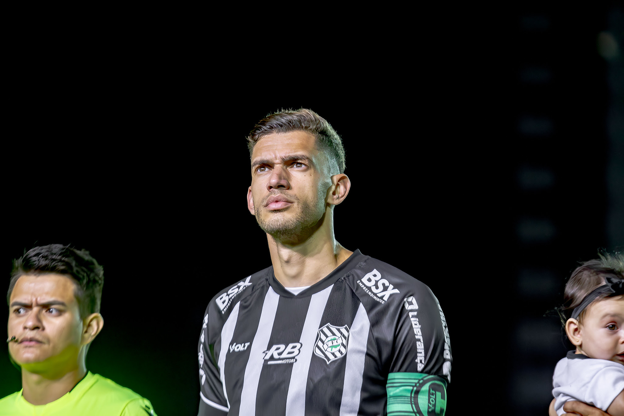 Capitão do Figueirense, Lucas Dias, reforça importância da construção de identidade e reforça respeito antes de duelo diante do Anápolis