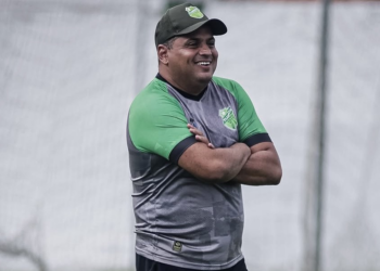 Com mais de 100 jogos pelo Floresta, Leston Júnior projeta Série C e destaca evolução da equipe para a temporada