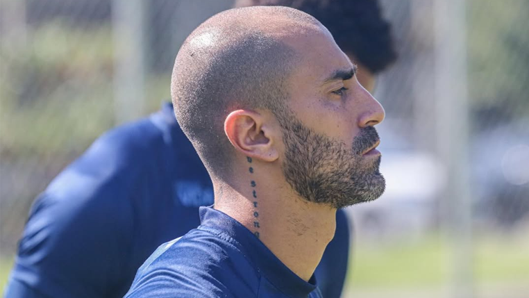Após estrear com vitória pelo Blumenau, Marquinhos Pedroso poderá completar 200 jogos no futebol brasileiro