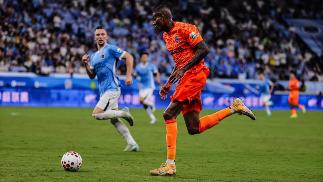 Com protagonismo no futebol chinês, Cléber dá assistência em vitória emocionante e celebra bom início pelo Yunnan Yukun